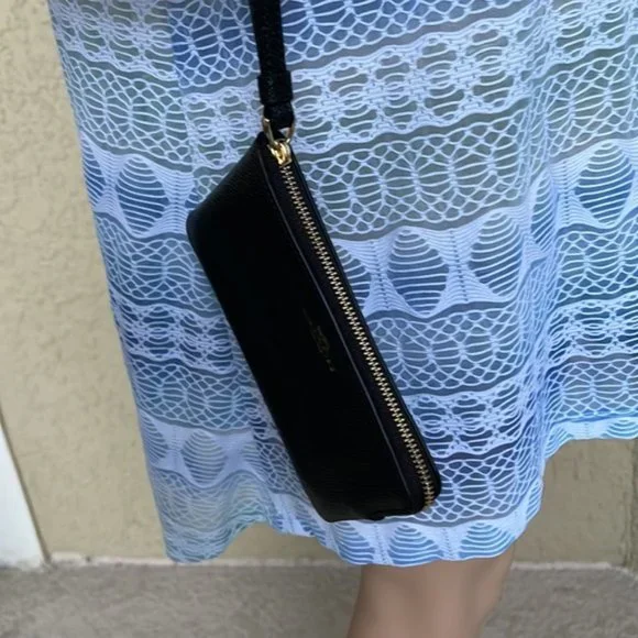 Coach Corner Zip Wristlet Black Leather - Picture 10 of 16